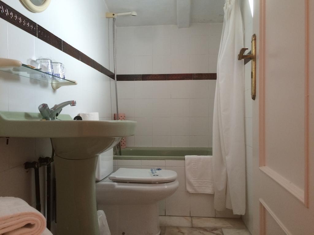Hotel Hermanos Macias Ronda Pokoj fotografie